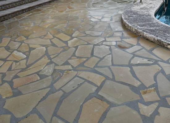 NATURAL STONE PLATED ON TERRACES